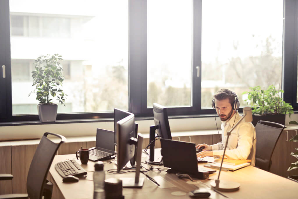 Emprego e desemprego: O que sabemos sobre o mercado de trabalho em 2019 e 2020? Comparação entre oferta e a demanda